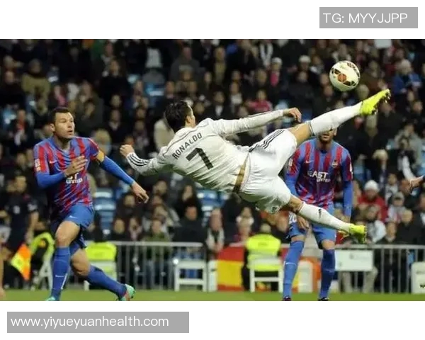 C罗球星足球生涯荣耀与传奇进球瞬间全景解读